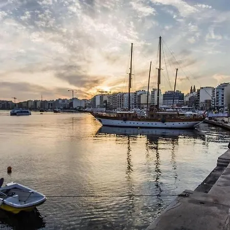 Appartement Wonderful, Equipped 2br With Balcony In By 360 Estates