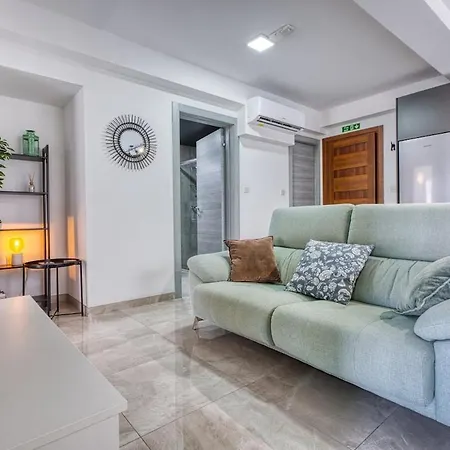 Wonderful, Equipped 2br With Balcony In By 360 Estates *