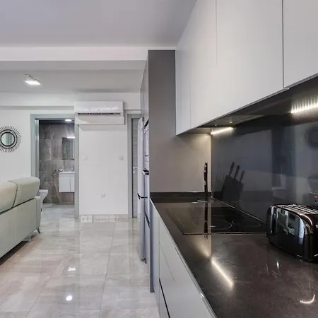 Wonderful, Equipped 2br With Balcony In By 360 Estates *